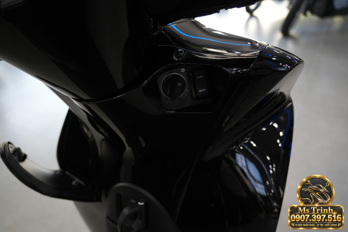 Honda SH150i Ý đen bóng 2027 tại Quảng Trị - Sơn bóng lịch sự, tiện ích cho mỗi ngày