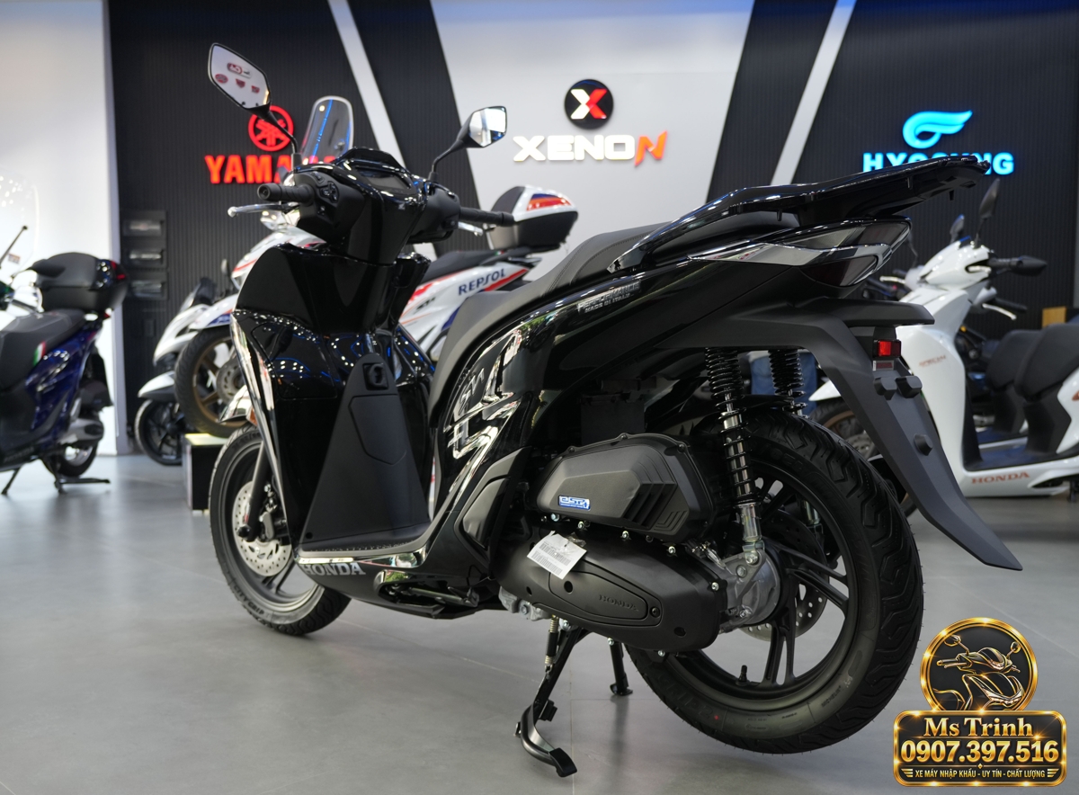 Honda SH150i Ý đen bóng 2027 tại Quảng Trị - Sơn bóng lịch sự, tiện ích cho mỗi ngày