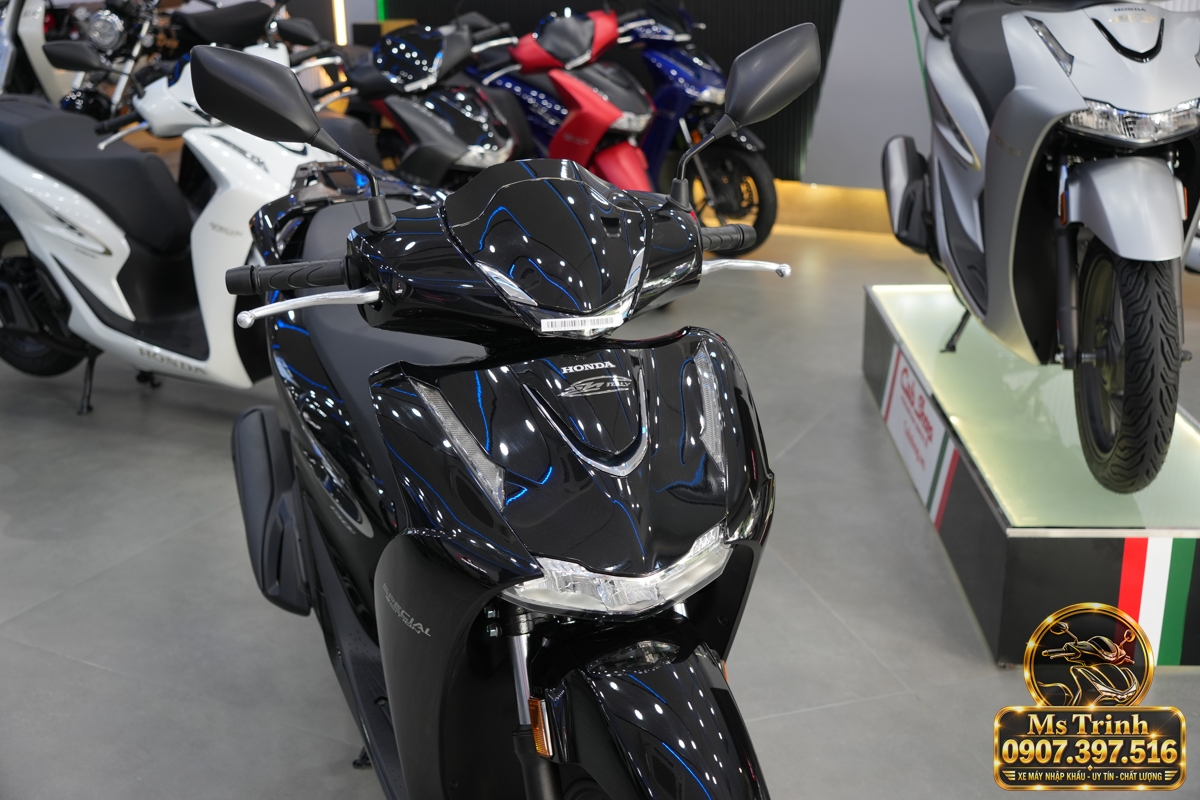 Honda SH150i Ý đen bóng 2027 tại Quảng Trị - Sơn bóng lịch sự, tiện ích cho mỗi ngày