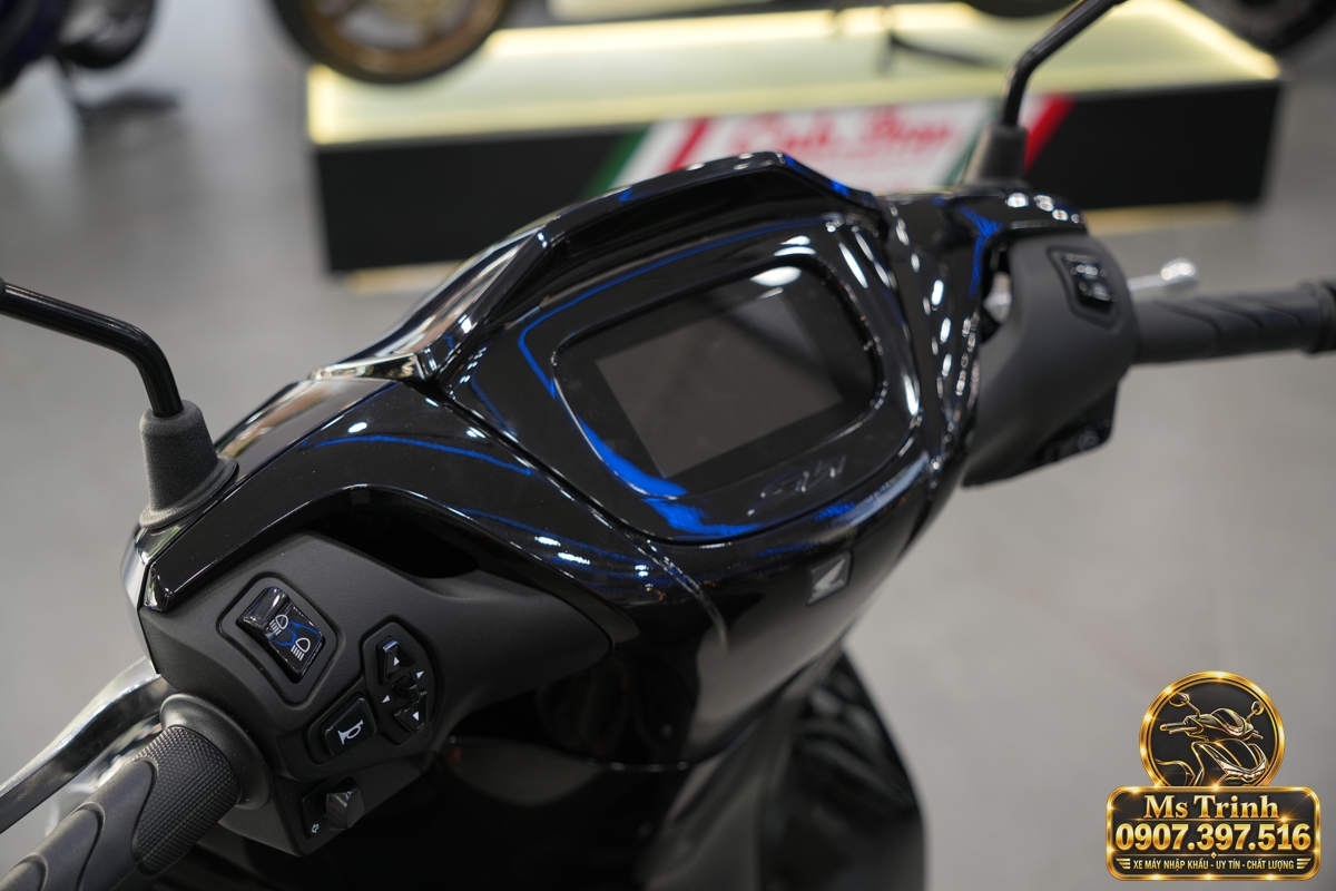 Honda SH150i Ý đen bóng 2027 tại Quảng Trị - Sơn bóng lịch sự, tiện ích cho mỗi ngày