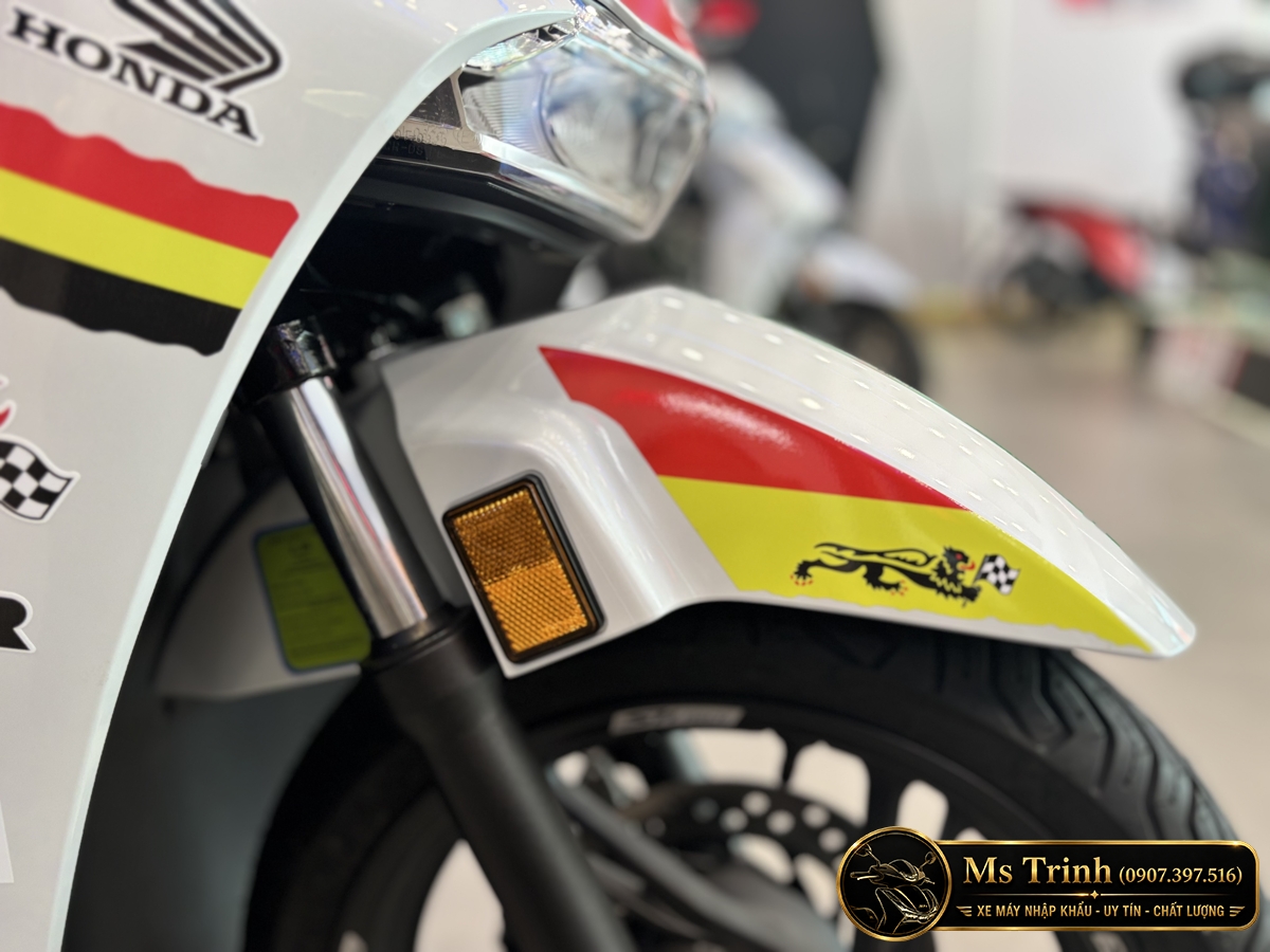 Honda SH150 Ý Malossi 2026 tại Quảng Trị - Tem custom thể thao, dáng SH thanh lịch