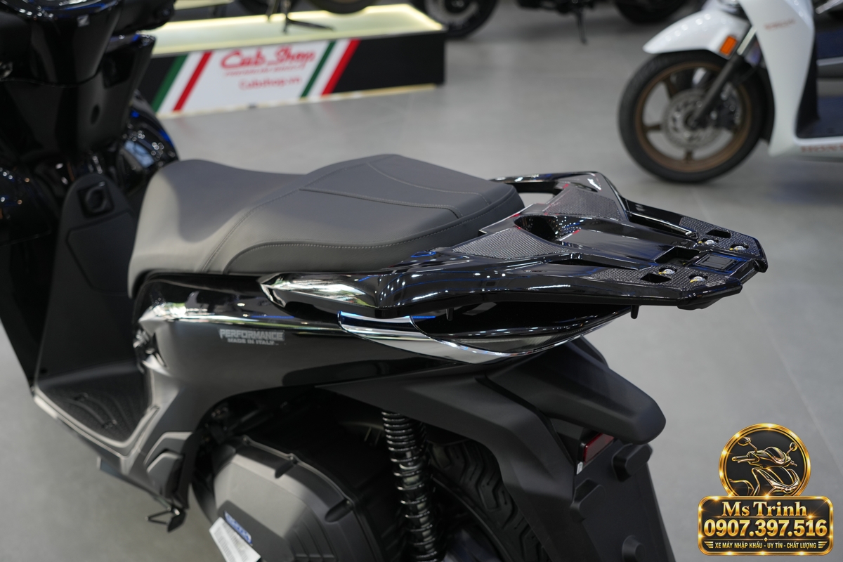 Honda SH150i Ý đen bóng 2027 tại Quảng Trị - Sơn bóng lịch sự, tiện ích cho mỗi ngày