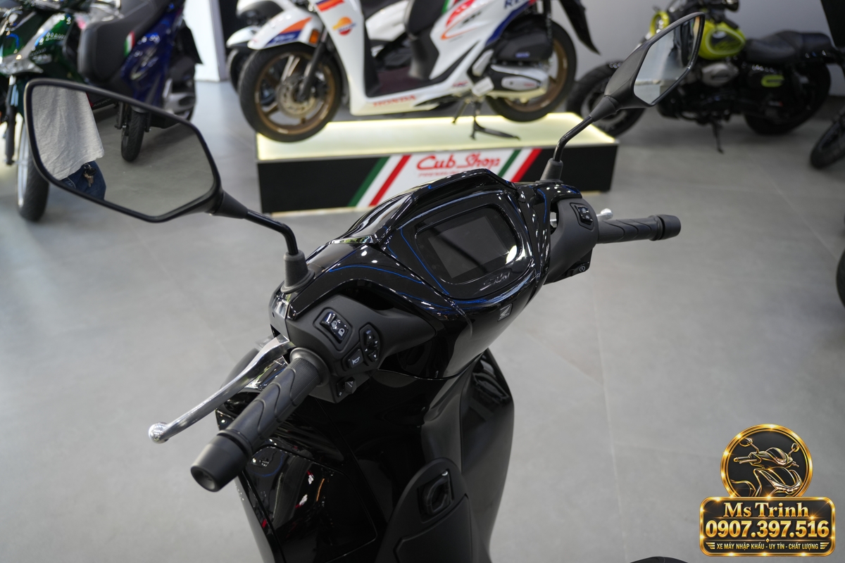 Honda SH150i Ý đen bóng 2027 tại Quảng Trị - Sơn bóng lịch sự, tiện ích cho mỗi ngày