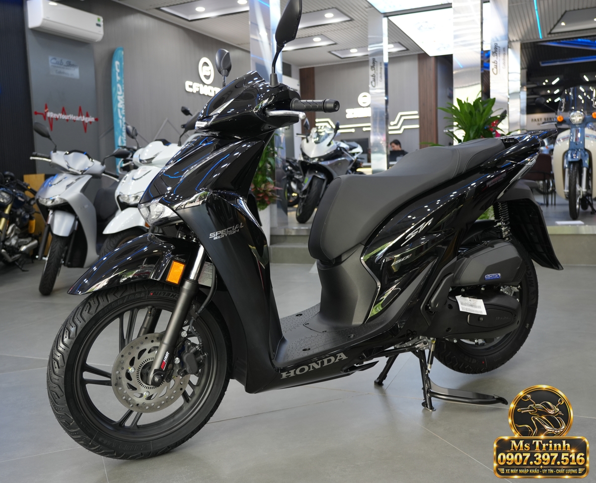 Honda SH150i Ý đen bóng 2027 tại Quảng Trị - Sơn bóng lịch sự, tiện ích cho mỗi ngày