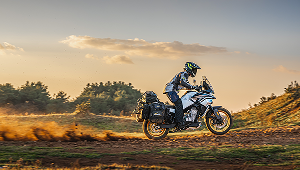 CF Moto 800MT Explorer 2025, ADV Cao Cấp Nhất, Chính Hãng, Giá Tốt tại Quảng Trị