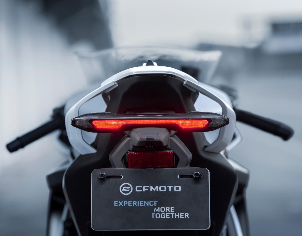 CF Moto 675SR-R 2025 3 Xi Lanh Ngang, Siêu Thể Thao, Giá Rẻ tại Quảng Trị
