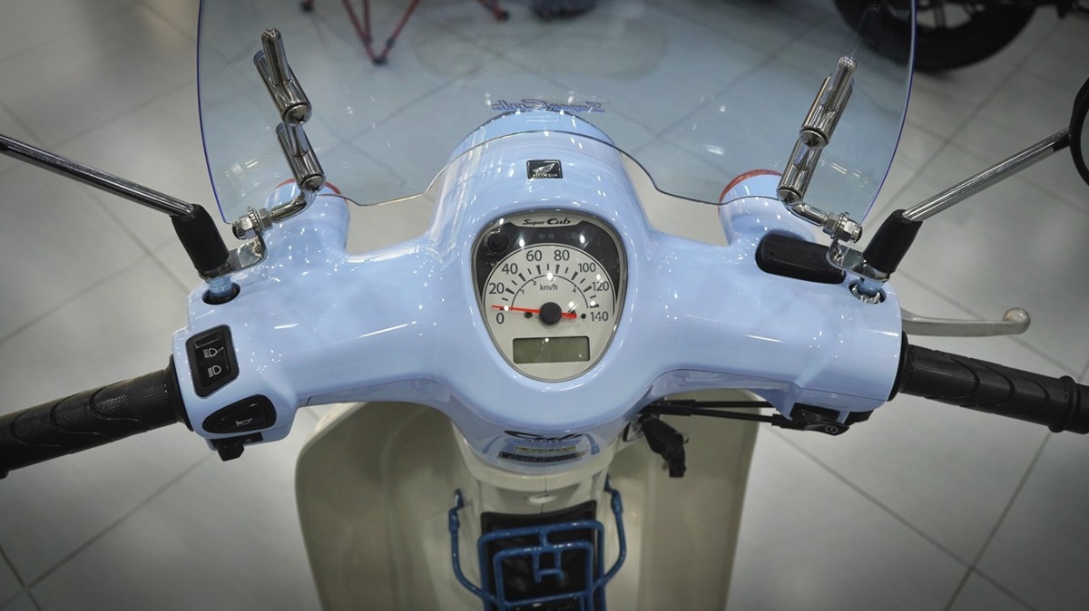 Honda Cub 110 Fujisan bản giới hạn tại Quảng Trị - Thiết kế đậm chất Nhật Bản