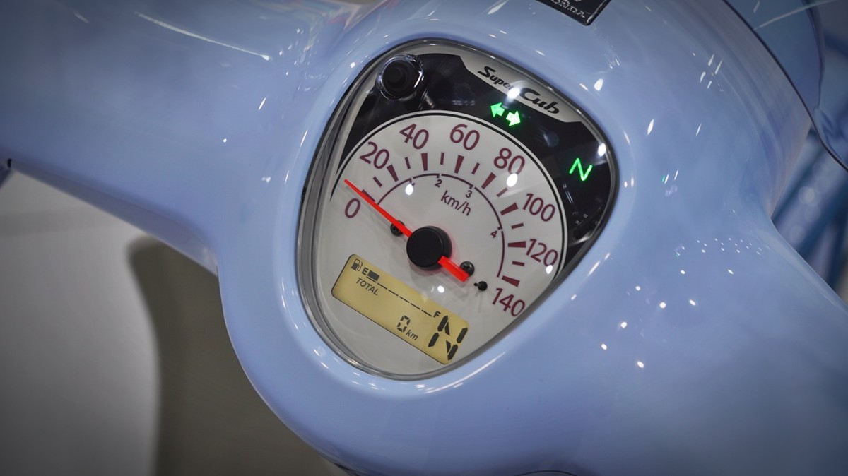 Honda Cub 110 Fujisan bản giới hạn tại Quảng Trị - Thiết kế đậm chất Nhật Bản