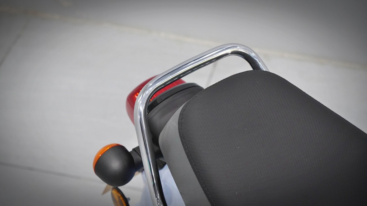 Honda Cub 110 Fujisan bản giới hạn tại Quảng Trị - Thiết kế đậm chất Nhật Bản