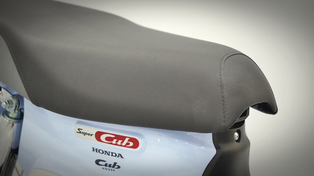 Honda Cub 110 Fujisan bản giới hạn tại Quảng Trị - Thiết kế đậm chất Nhật Bản