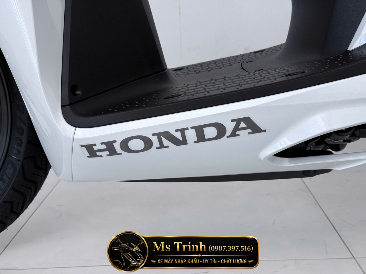 Honda SH150i Special Edition Standard nhập HMR Ý màu trắng tại Quảng Trị: Giá trị nằm trong từng chi tiết nguyên bản