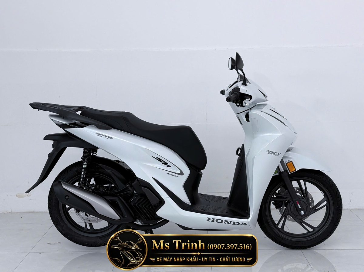 Honda SH150i Special Edition Standard nhập HMR Ý màu trắng tại Quảng Trị: Giá trị nằm trong từng chi tiết nguyên bản