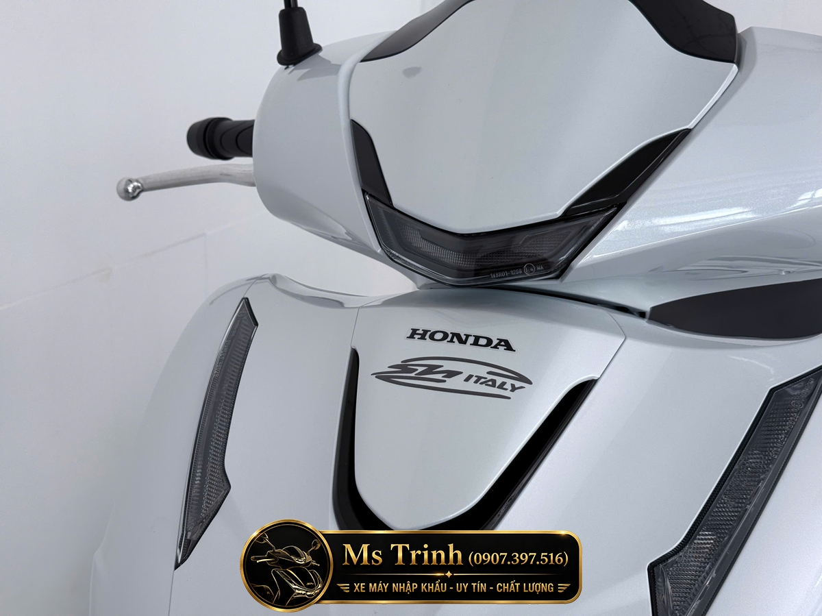 Honda SH150i Special Edition Standard nhập HMR Ý màu trắng tại Quảng Trị: Giá trị nằm trong từng chi tiết nguyên bản