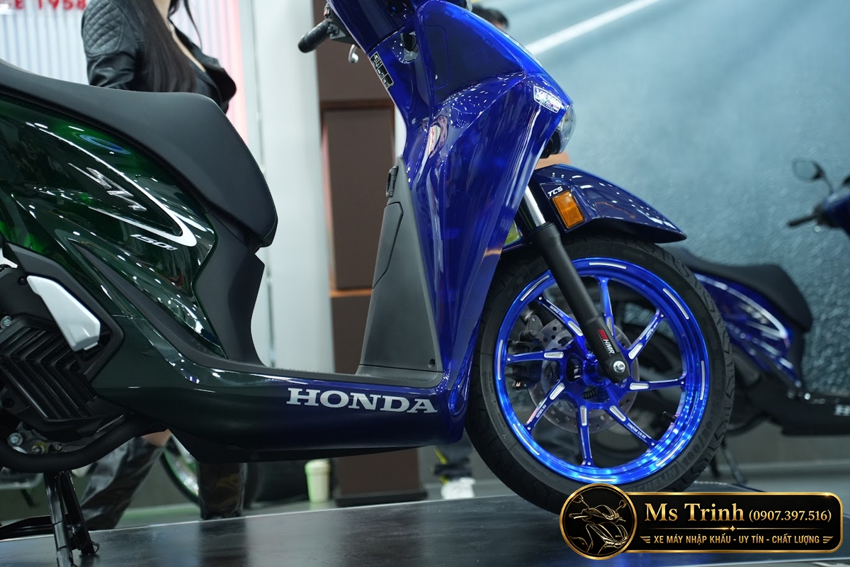 Honda SH150i Vetro Sapphire - Green tại Quảng Trị: SH Ý 2 trong 1 giới hạn 200 xe