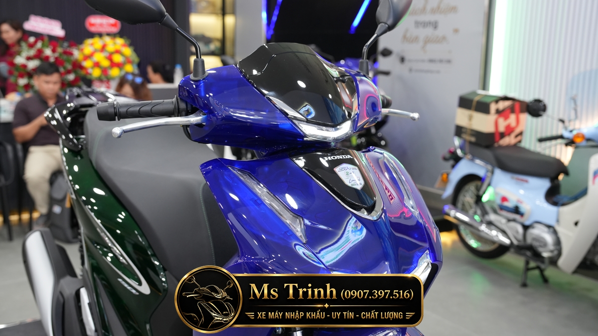 Honda SH150i Vetro Sapphire - Green tại Quảng Trị: SH Ý 2 trong 1 giới hạn 200 xe
