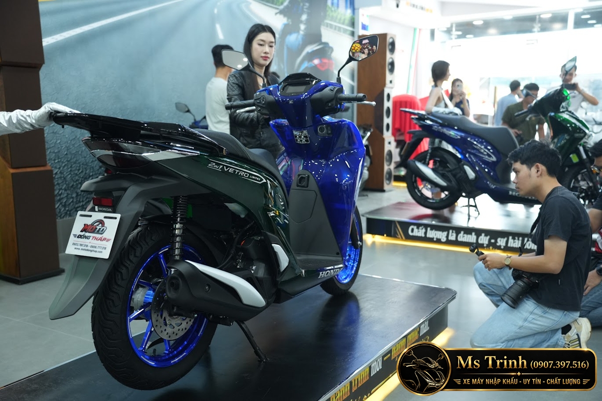 Honda SH150i Vetro Sapphire - Green tại Quảng Trị: SH Ý 2 trong 1 giới hạn 200 xe
