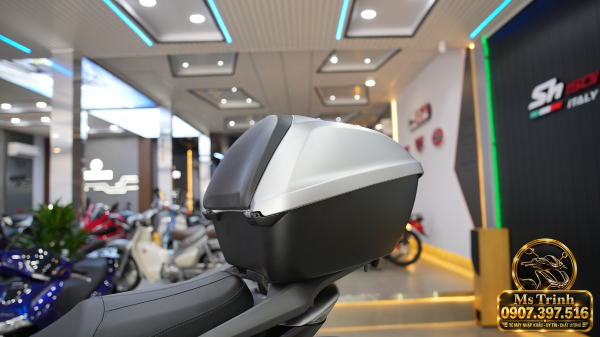 Honda SH150i Ý xám bạc 2027 tại Quảng Trị - Nhập Ý, tem vàng sang trọng, giá tốt