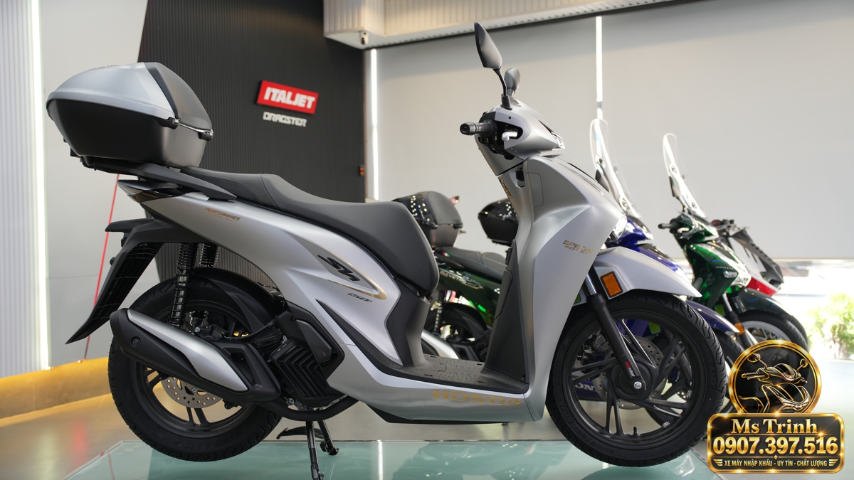 Honda SH150i Ý xám bạc 2027 tại Quảng Trị - Nhập Ý, tem vàng sang trọng, giá tốt