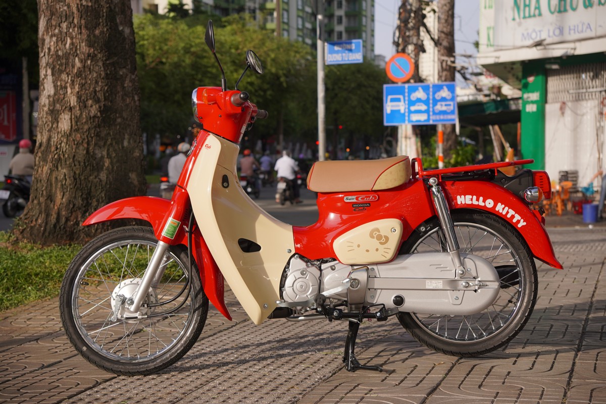 Honda Super Cub 50cc Hello Kitty Edition, Made In Japan, Hàng Hiếm tại Quảng Trị