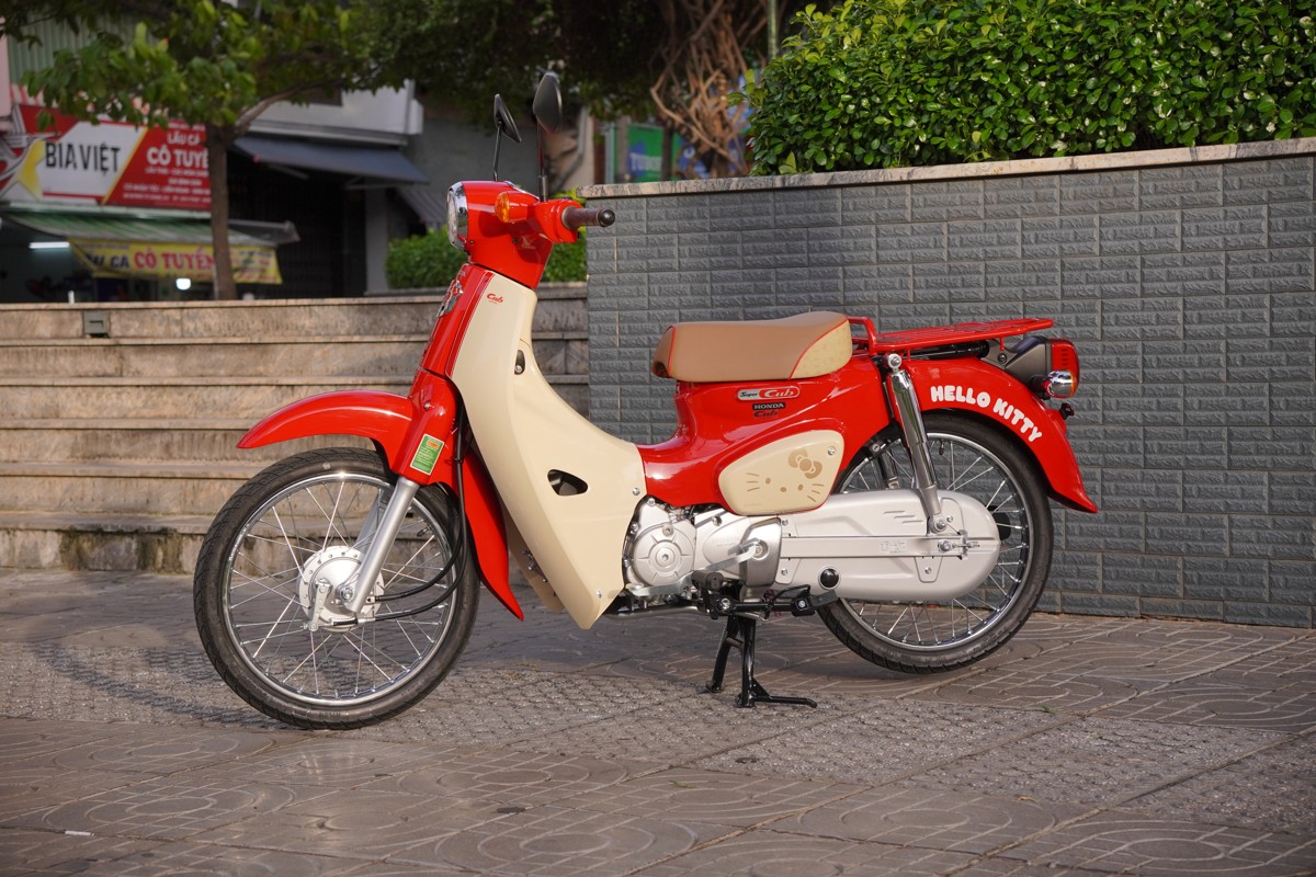 Honda Super Cub 50cc Hello Kitty Edition, Made In Japan, Hàng Hiếm tại Quảng Trị