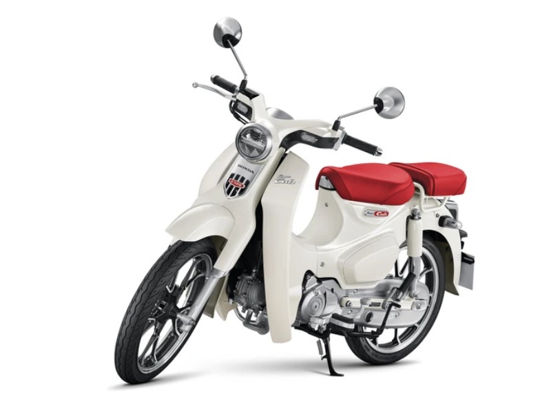 Honda Super Cub 125 Custom Edition Thái Lan 2025 màu trắng tại Quảng Trị