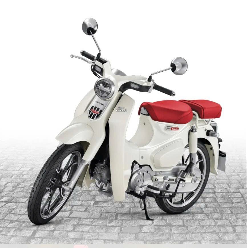 Honda Super Cub 125 Custom Edition Thái Lan 2025 màu trắng tại Quảng Trị
