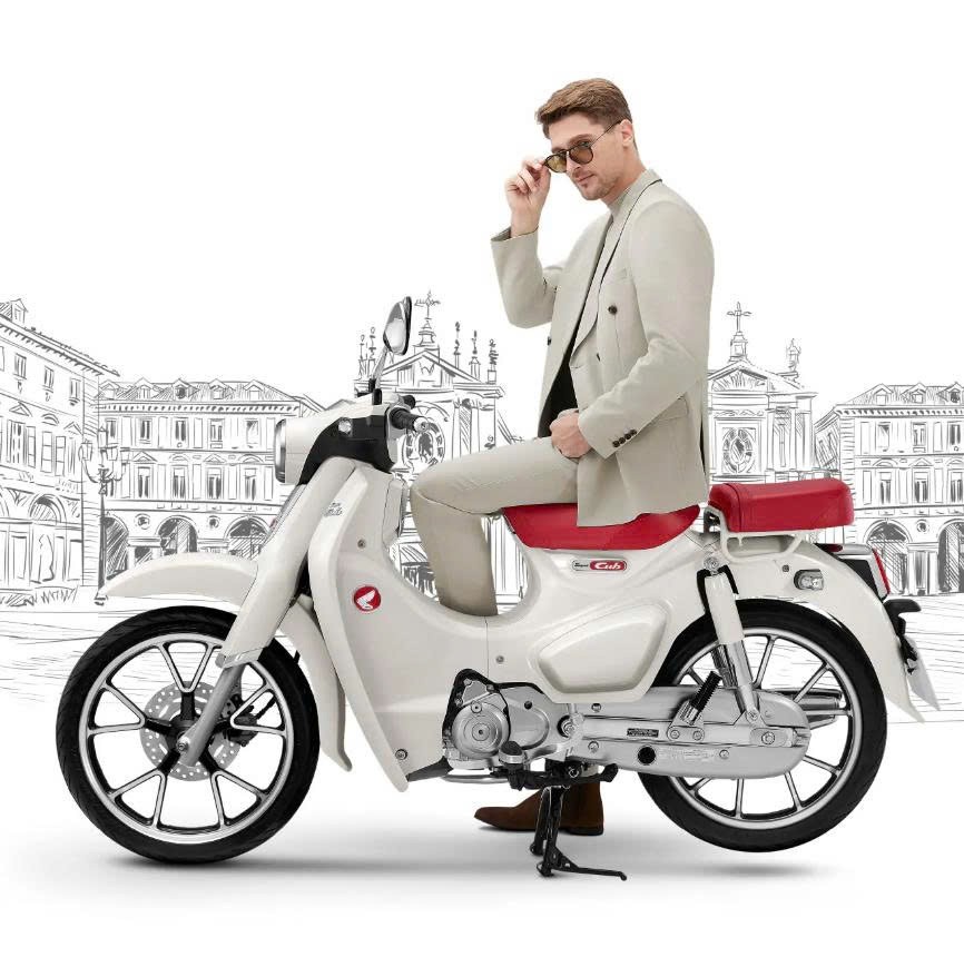 Honda Super Cub 125 Custom Edition Thái Lan 2025 màu trắng tại Quảng Trị