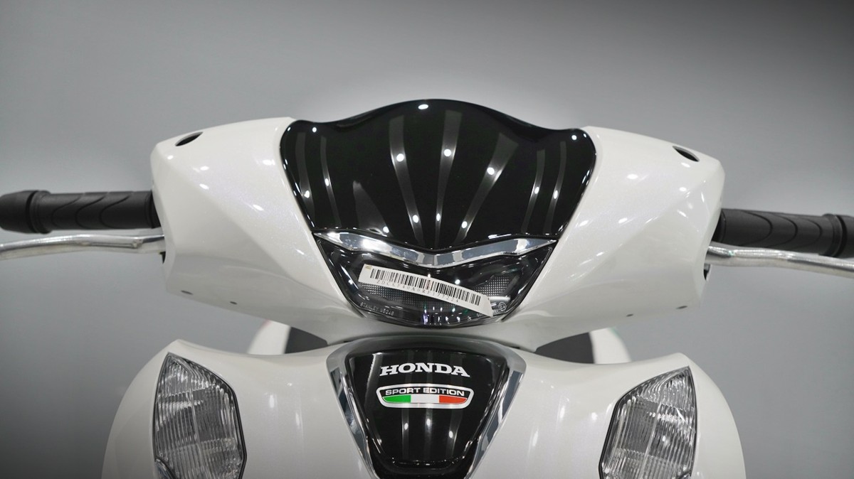 Honda SH150 trắng pha lê nhập Ý 2026 tại Quảng Trị - Sport Edition chính ngạch, chuẩn chất Ý