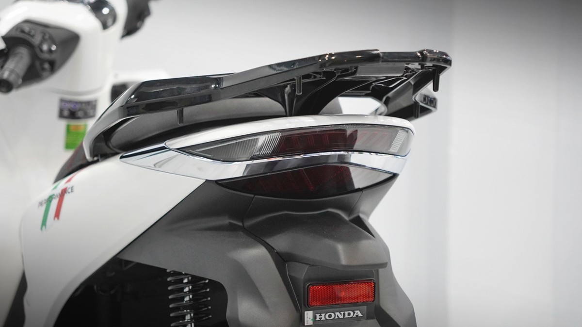 Honda SH150 trắng pha lê nhập Ý 2026 tại Quảng Trị - Sport Edition chính ngạch, chuẩn chất Ý