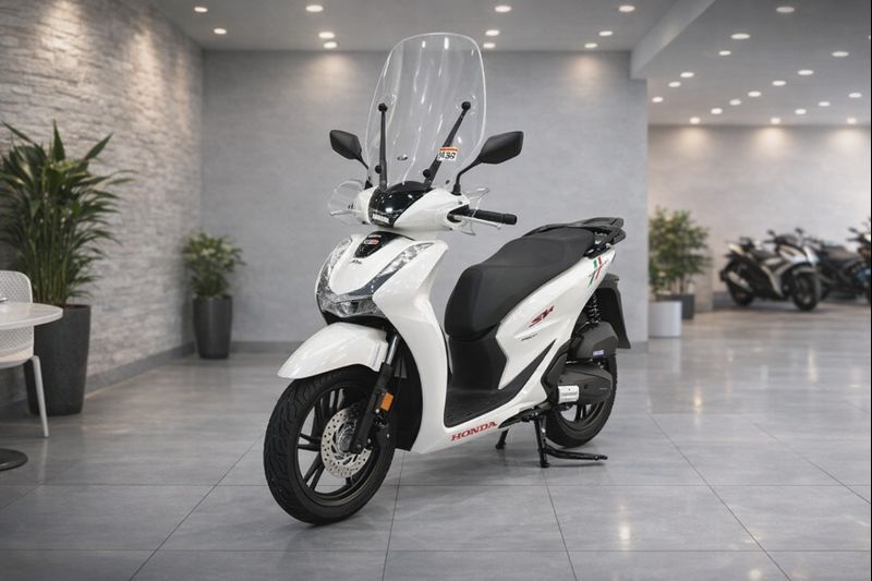 Honda SH150 trắng pha lê nhập Ý 2026 tại Quảng Trị - Sport Edition chính ngạch, chuẩn chất Ý