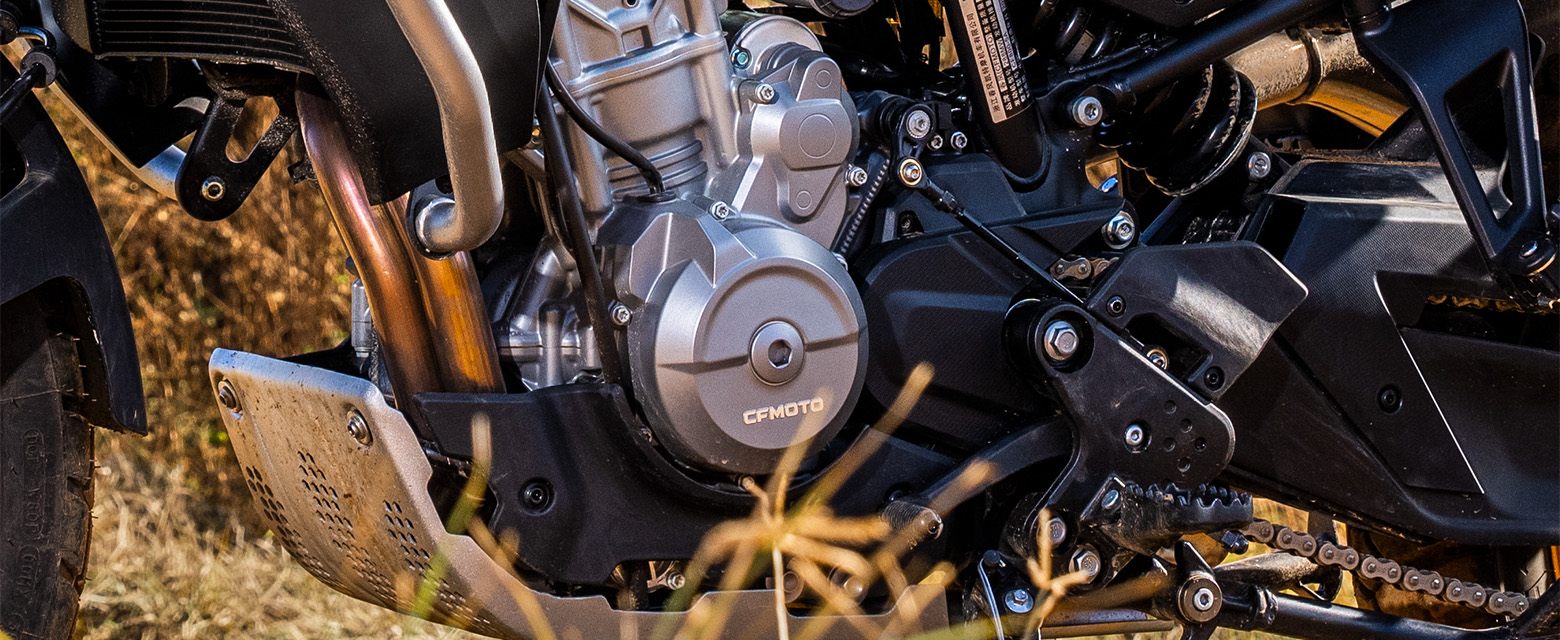 CF Moto 800MT Explorer 2025, ADV Cao Cấp Nhất, Chính Hãng, Giá Tốt tại Quảng Trị