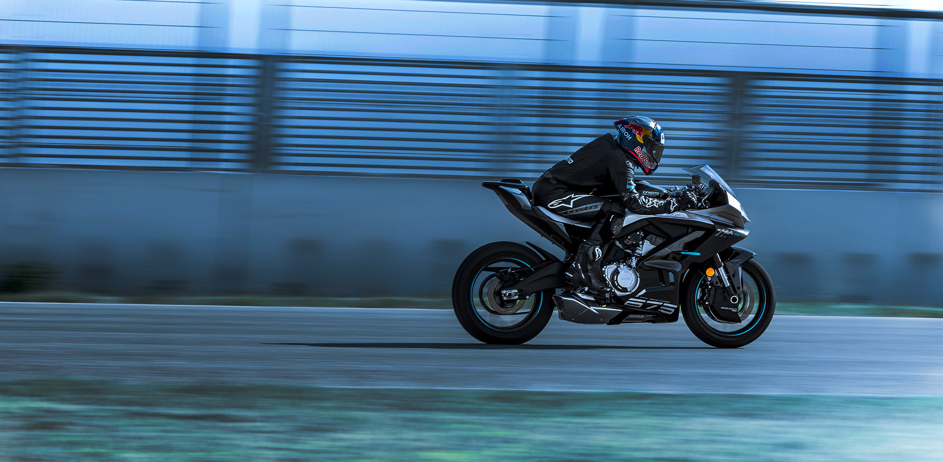 CF Moto 675SR-R 2025 3 Xi Lanh Ngang, Siêu Thể Thao, Giá Rẻ tại Quảng Trị