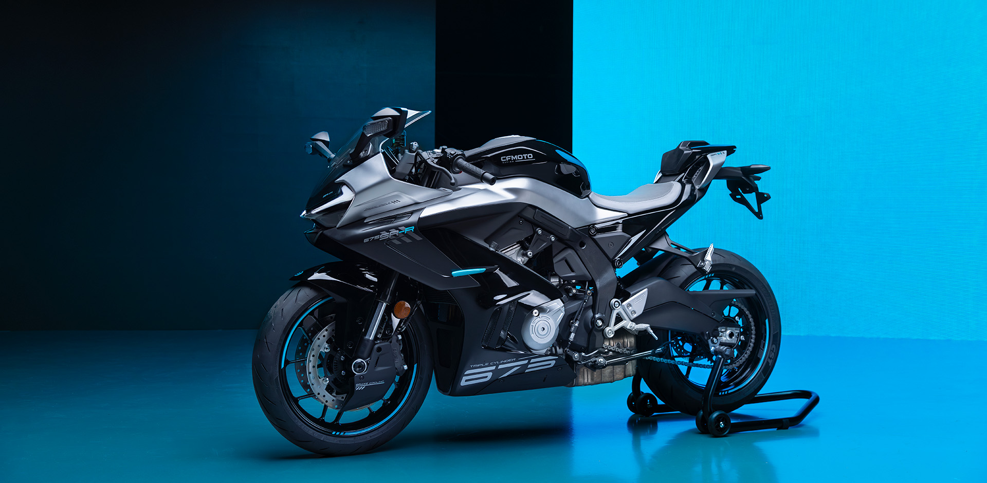 CF Moto 675SR-R 2025 3 Xi Lanh Ngang, Siêu Thể Thao, Giá Rẻ tại Quảng Trị