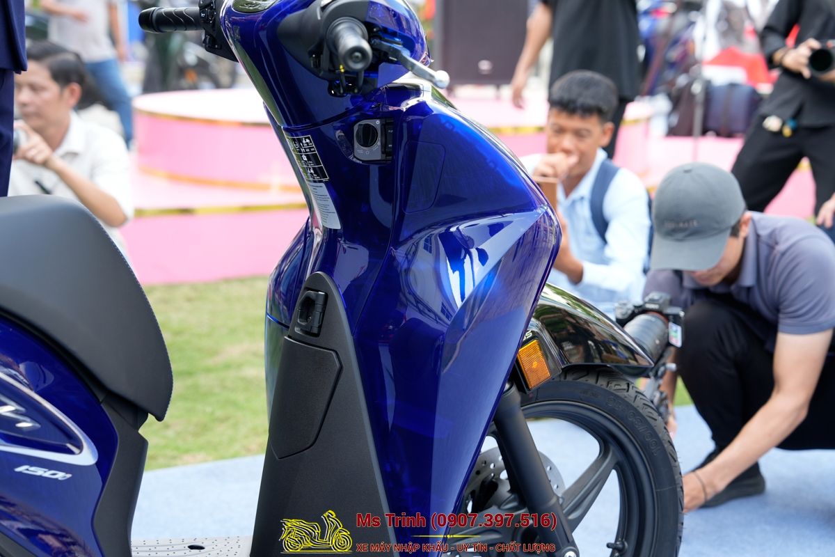 Honda SH150 Vetro Blue 2026 Limited Edition - Siêu phẩm SH Ý dàn áo xanh trong suốt cực hiếm tại Quảng Trị