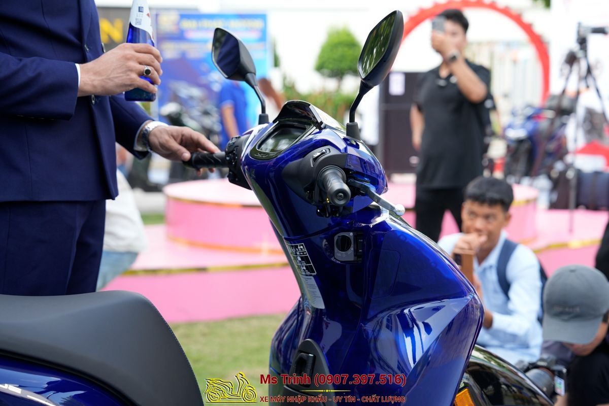 Honda SH150 Vetro Blue 2026 Limited Edition - Siêu phẩm SH Ý dàn áo xanh trong suốt cực hiếm tại Quảng Trị