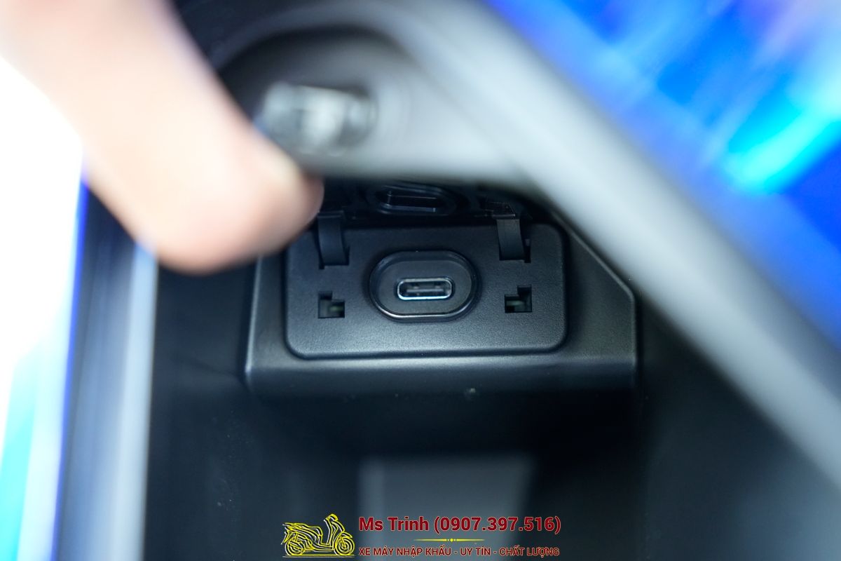 Honda SH150 Vetro Blue 2026 Limited Edition - Siêu phẩm SH Ý dàn áo xanh trong suốt cực hiếm tại Quảng Trị