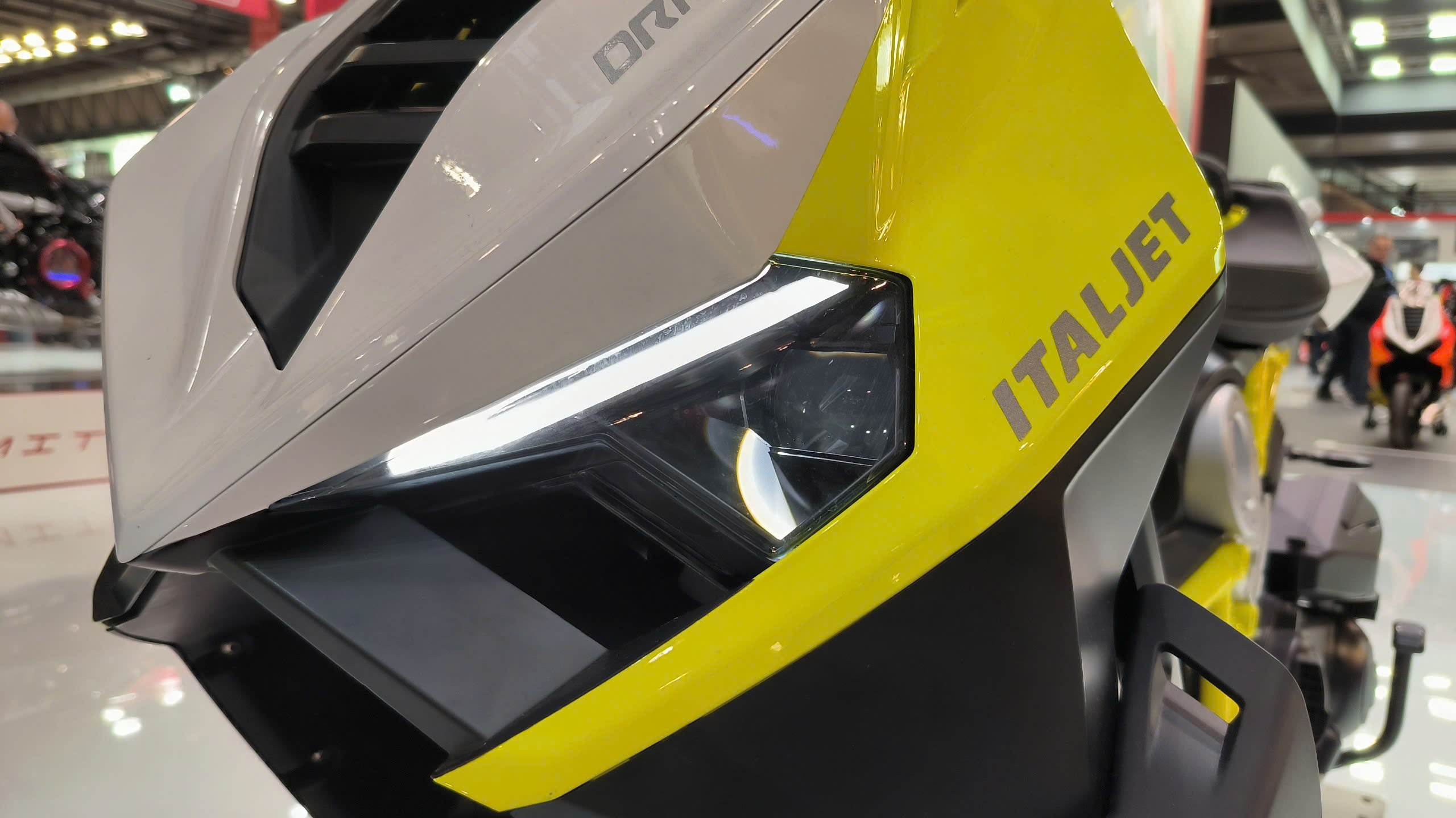 Italjet Dragster 300, Xe Tay Ga Thể Thao Thương Hiệu Từ Italy tại Quảng Trị