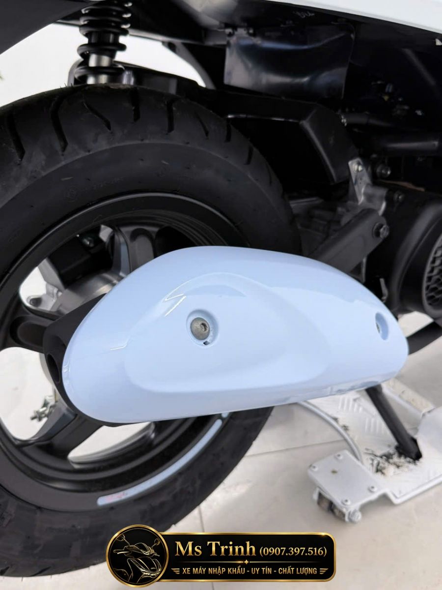 Ốp pô Honda Scoopy Cinnamoroll 2026 sơn xanh pastel đồng bộ với thân xe