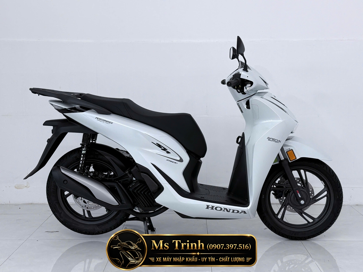 Toàn cảnh Honda SH150i Italy HMR màu trắng nhập khẩu chính ngạch